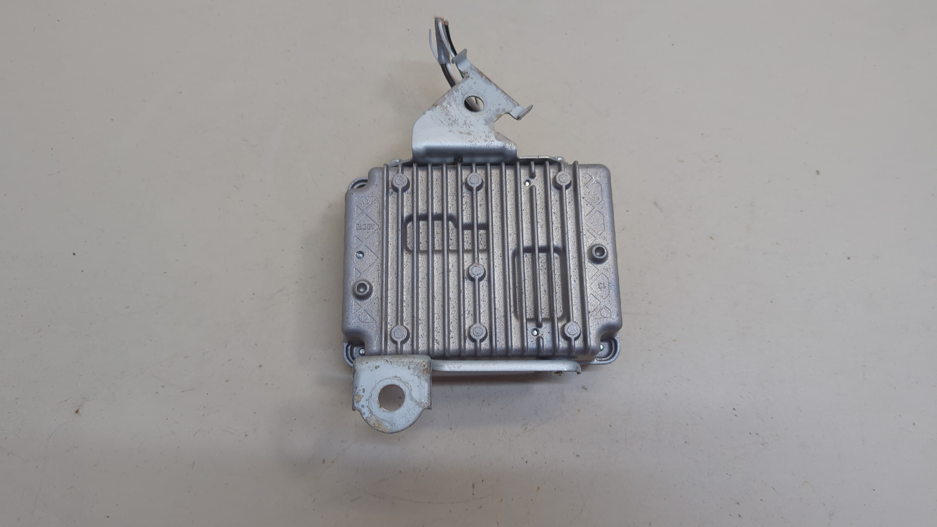 Преобразователь напряжения (адаптер)