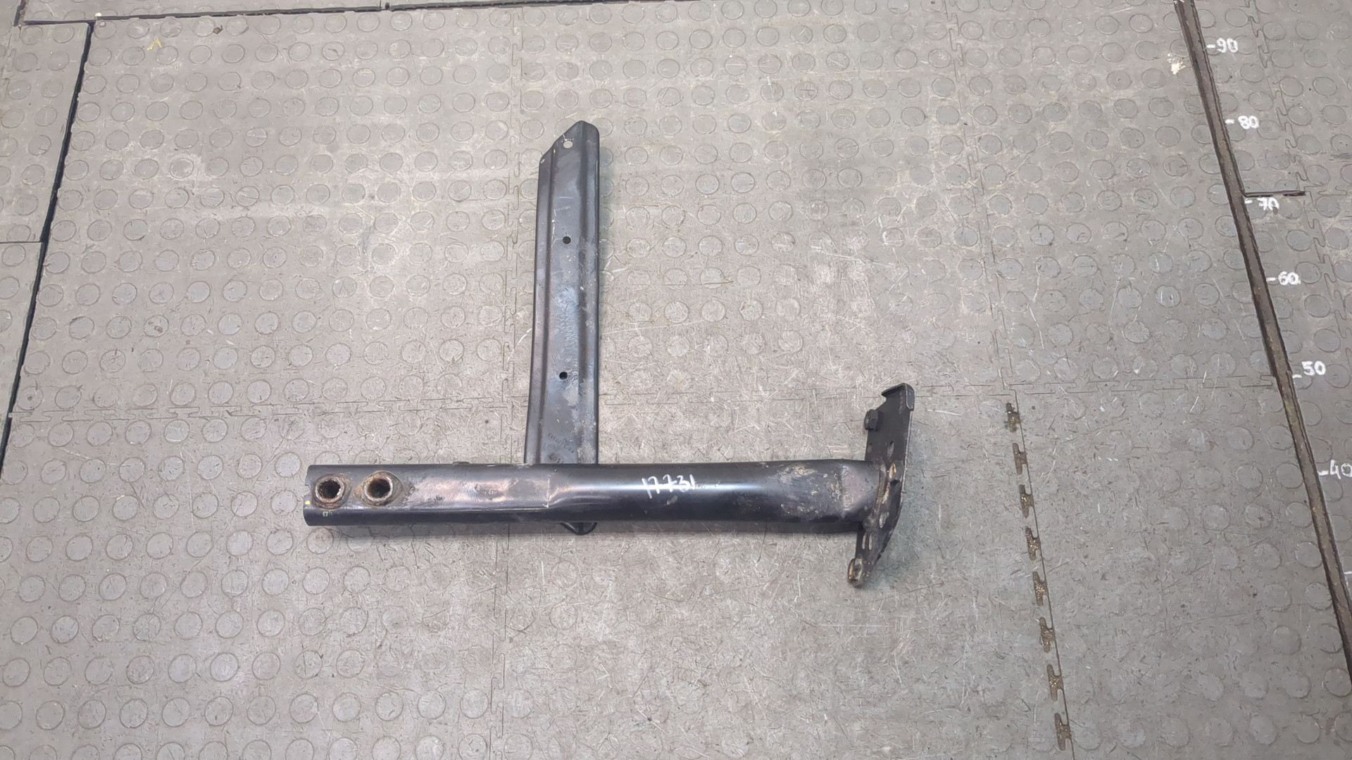 Кронштейн (сопут. товар)