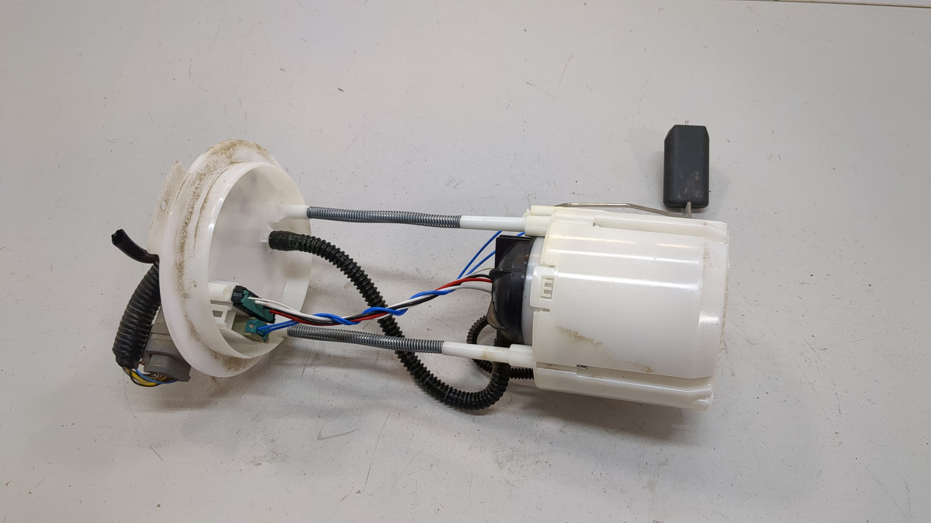 Насос топливный электрический