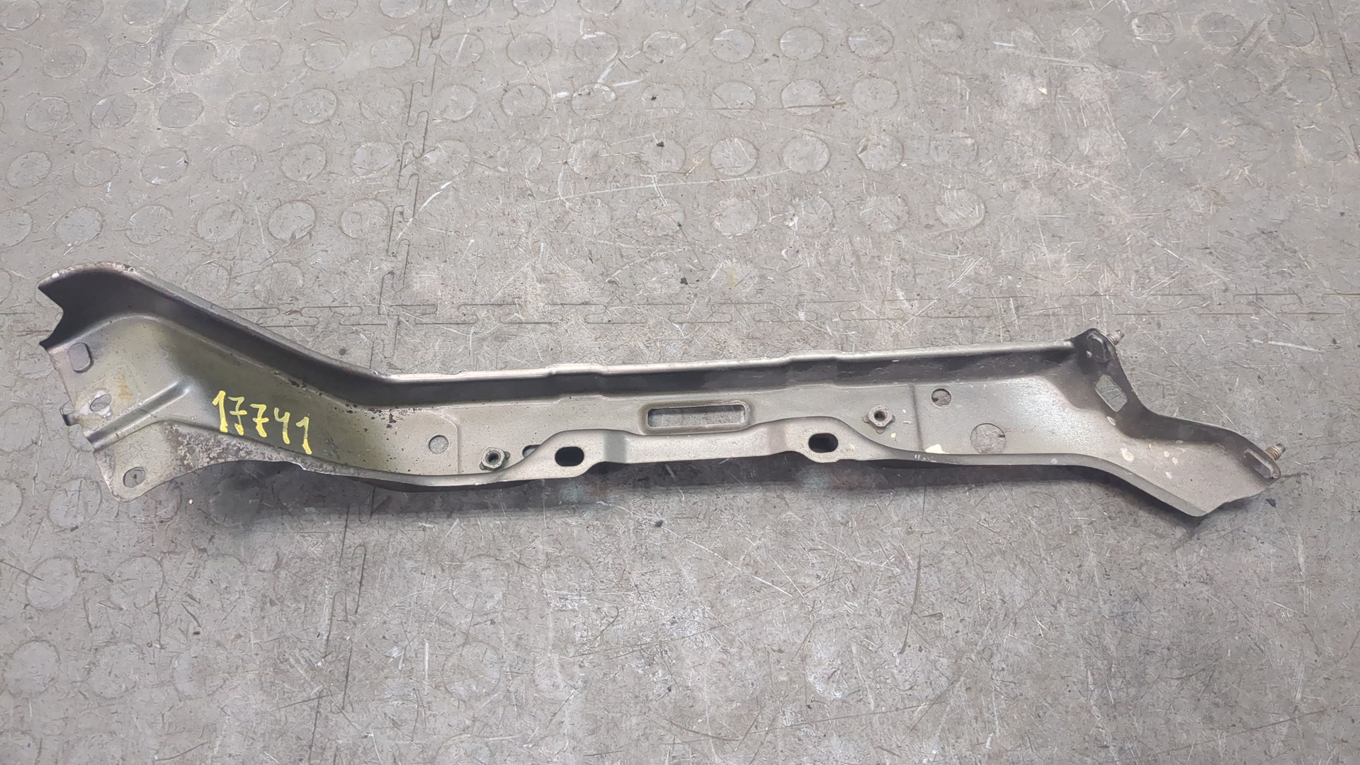 Кронштейн (сопут. товар)