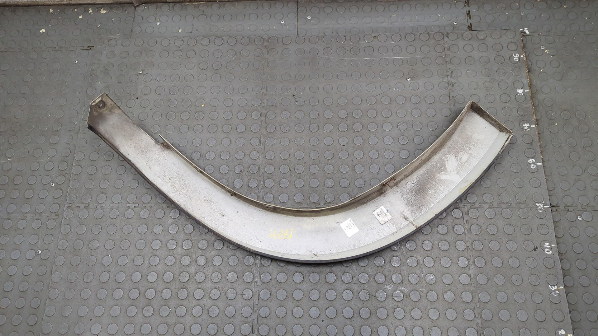 Молдинг заднего крыла правого