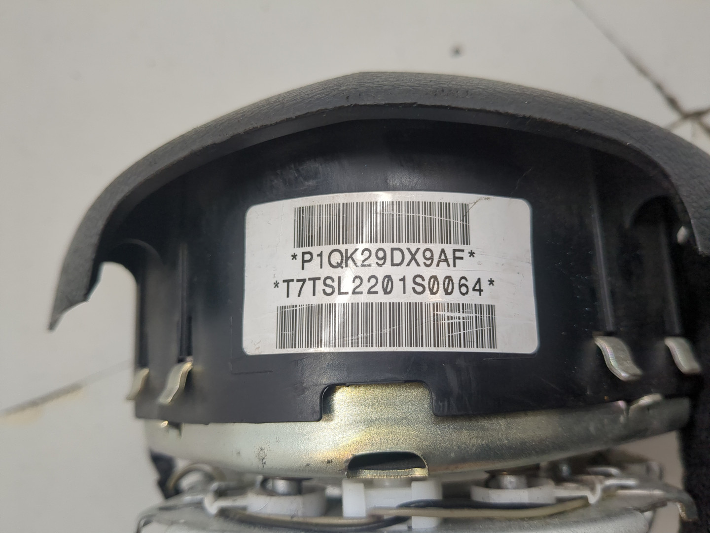 Подушка безопасности в рулевое колесо