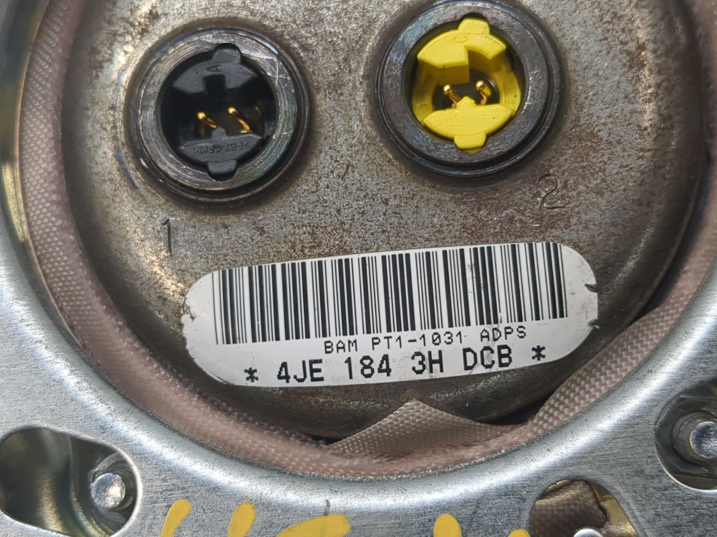 Подушка безопасности в рулевое колесо