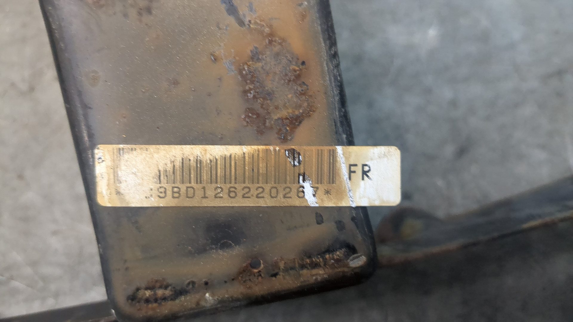 Кронштейн переднего бампера