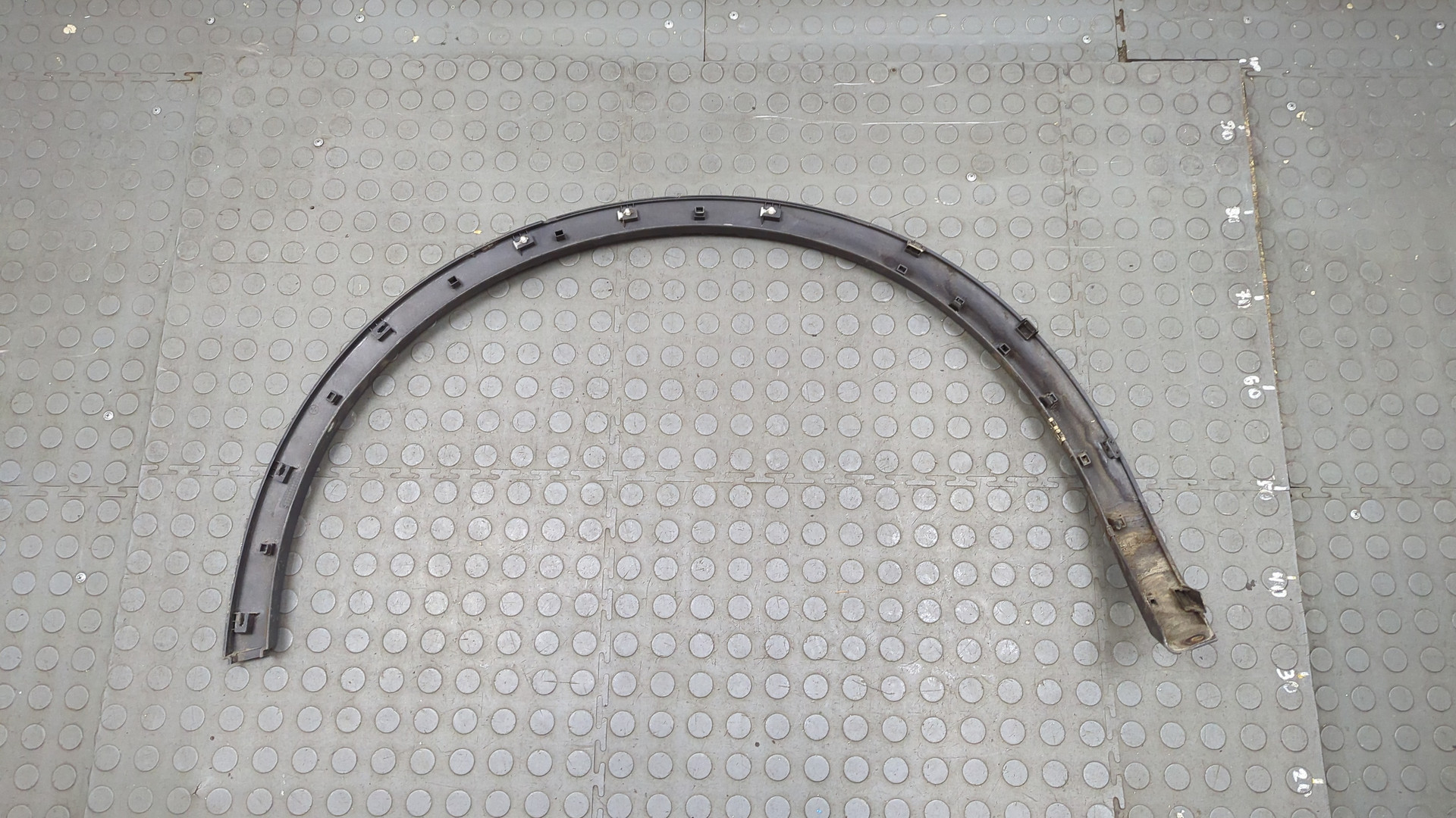 Молдинг заднего крыла правого