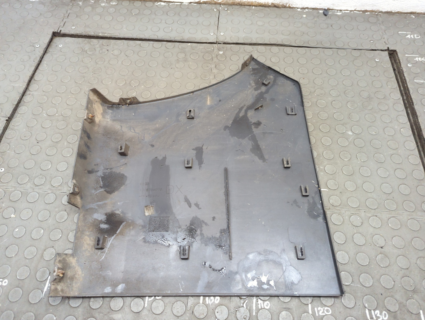 Молдинг заднего крыла правого