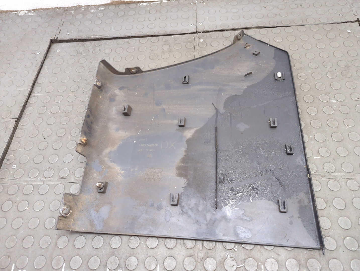 Молдинг заднего крыла правого