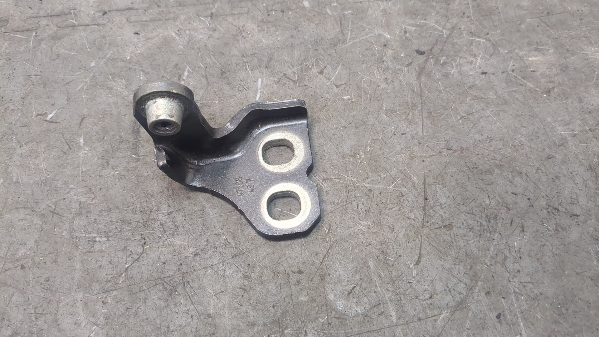 Петля двери