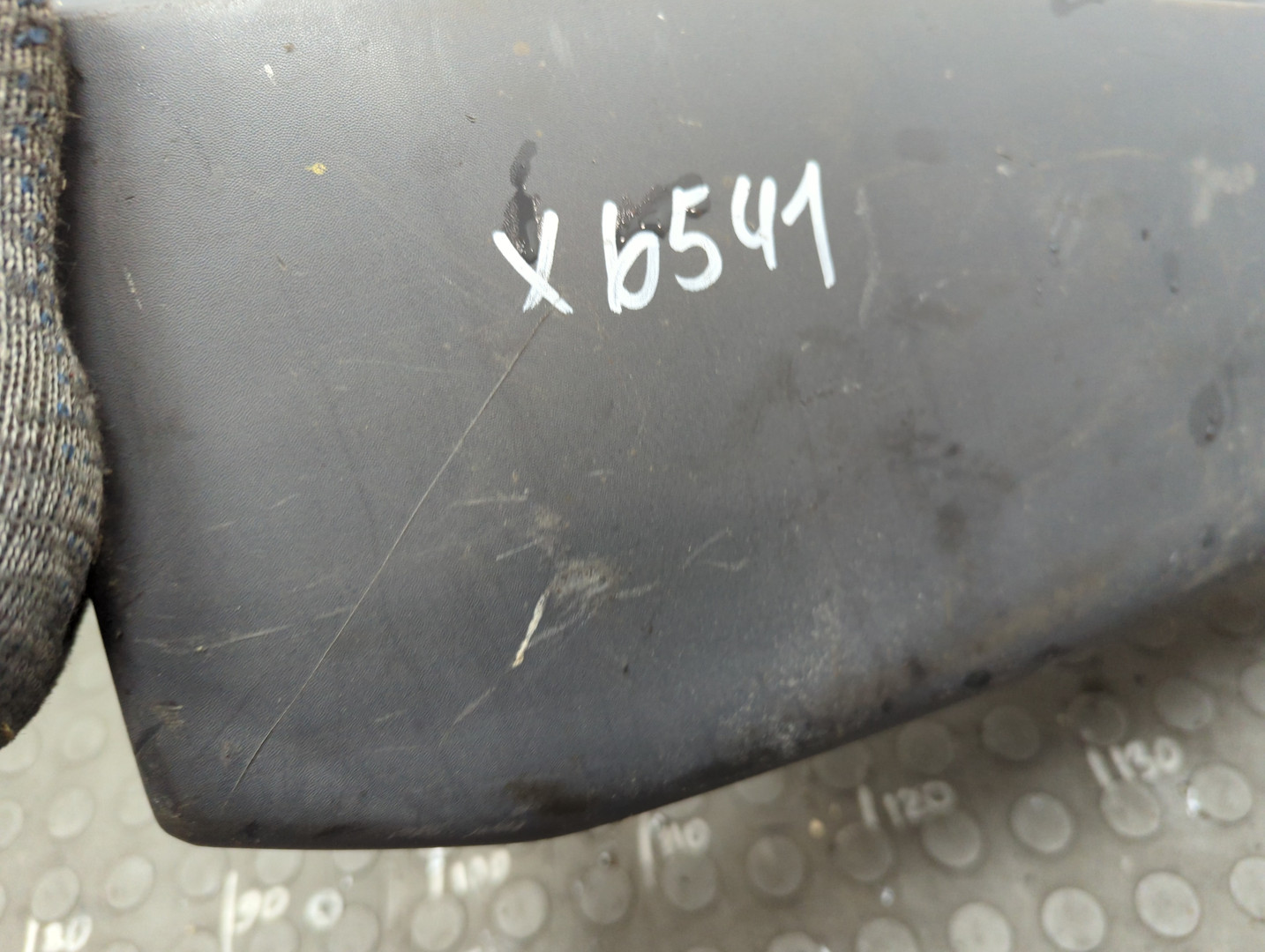 Накладка заднего бампера правая