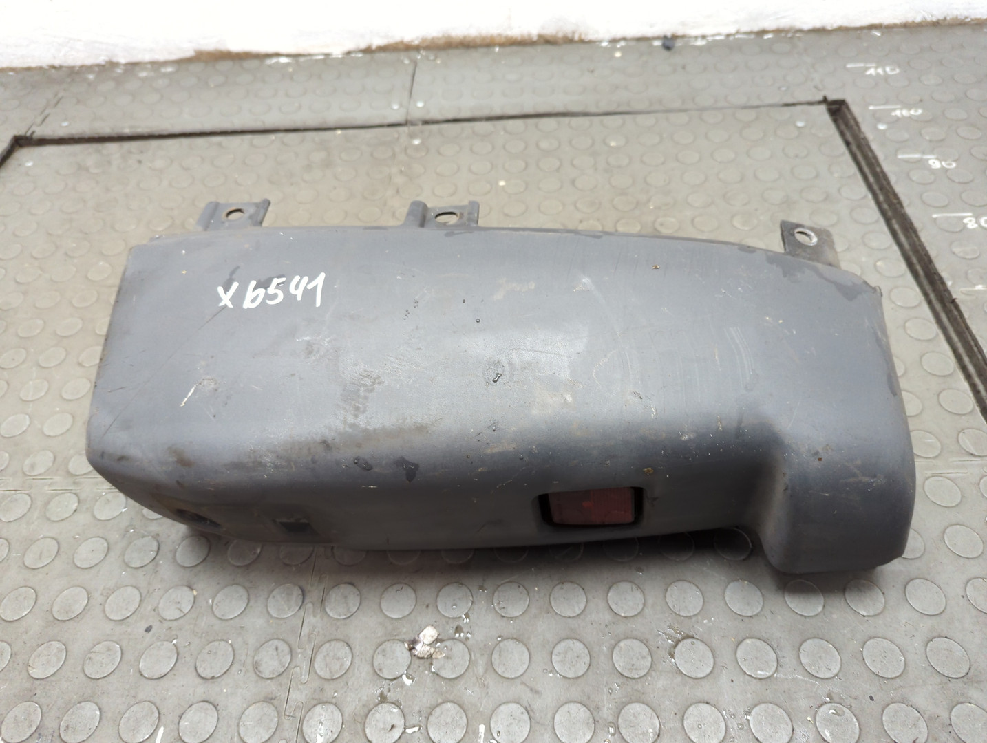 Накладка заднего бампера правая