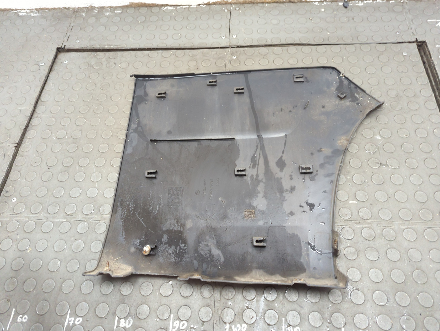 Накладка заднего крыла левого