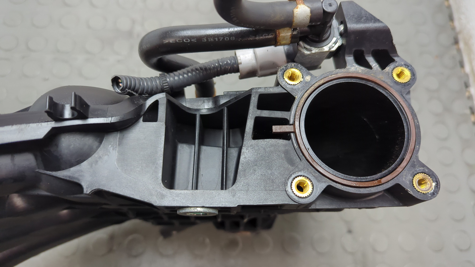 Коллектор впускной