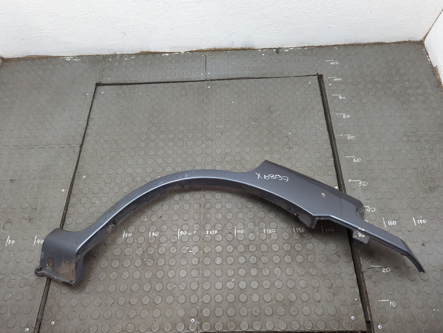 Накладка заднего крыла левого