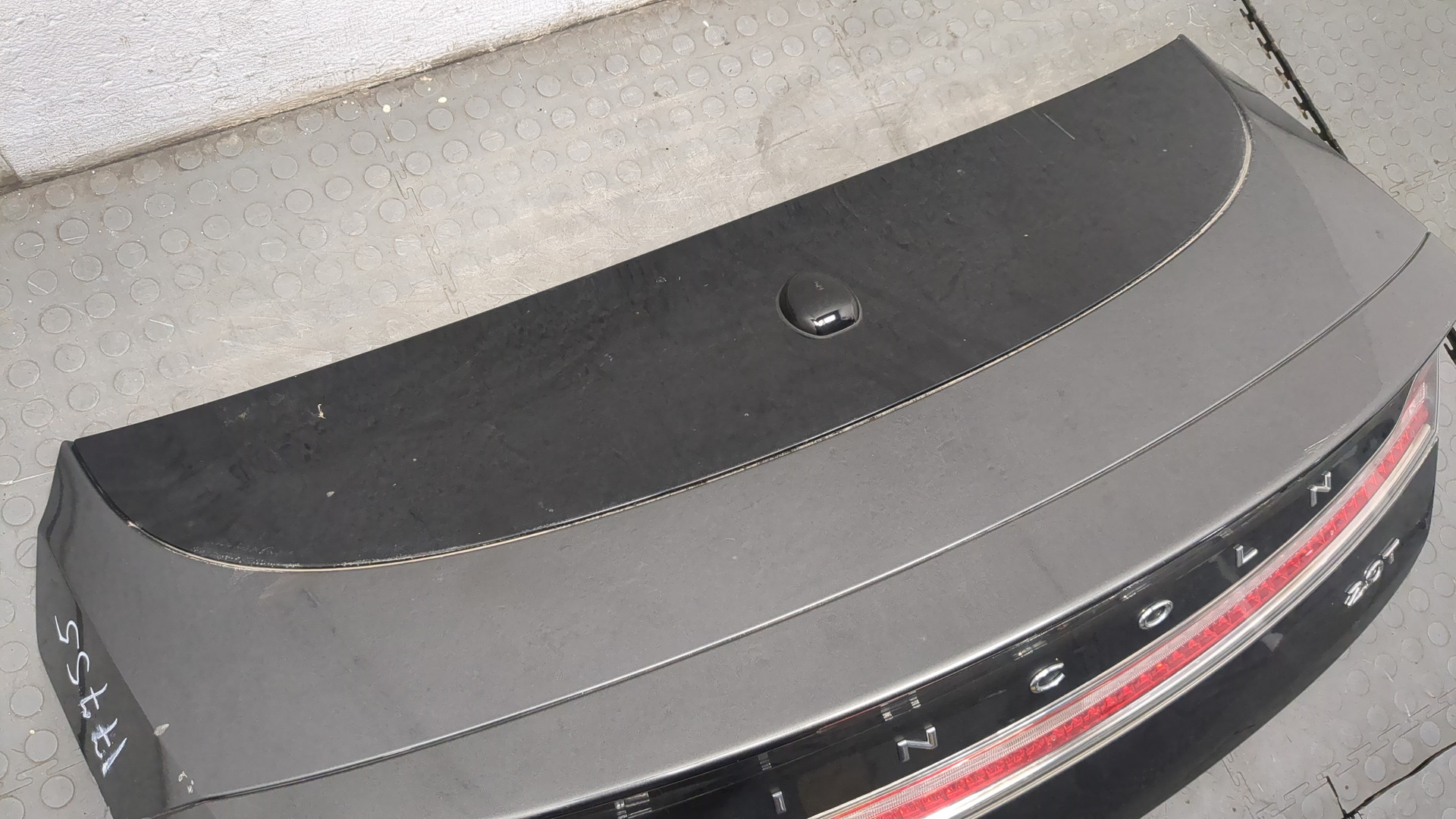 Дверь багажника