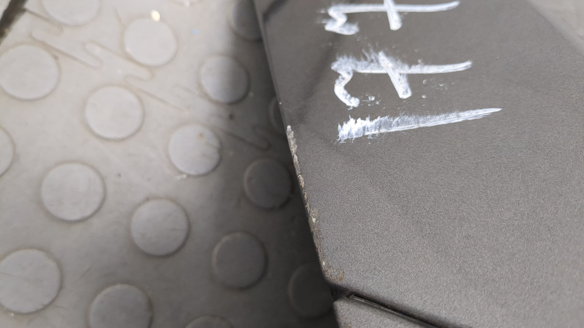 Дверь багажника