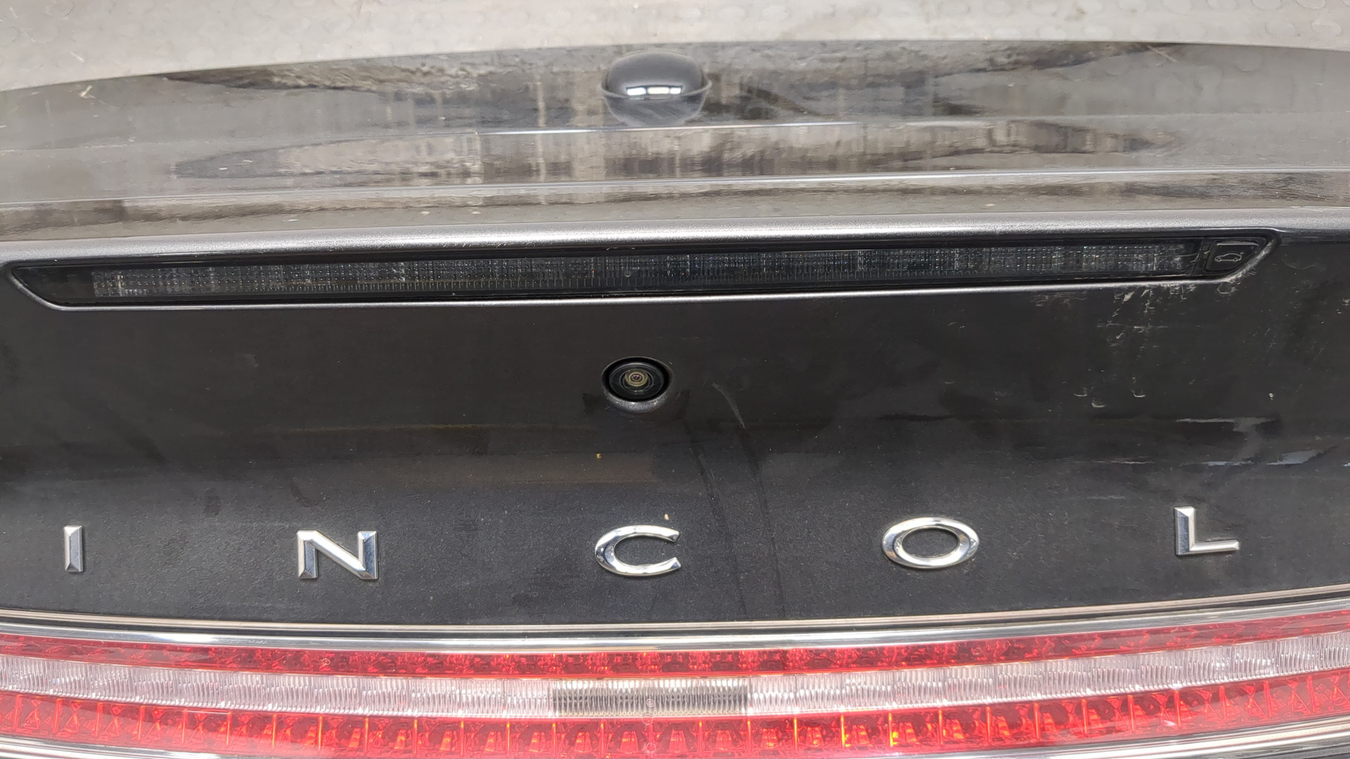 Дверь багажника