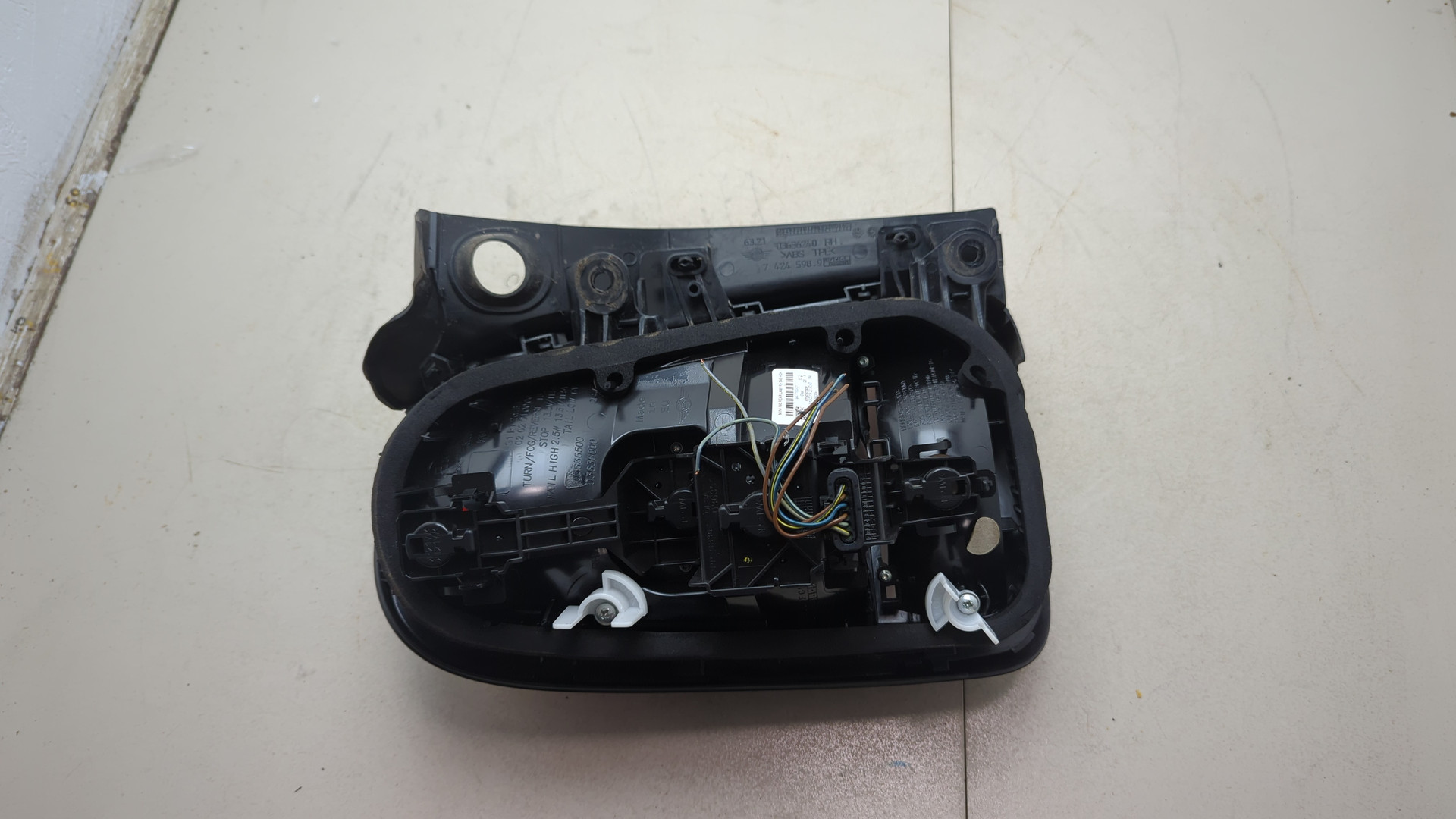 Фонарь задний правый