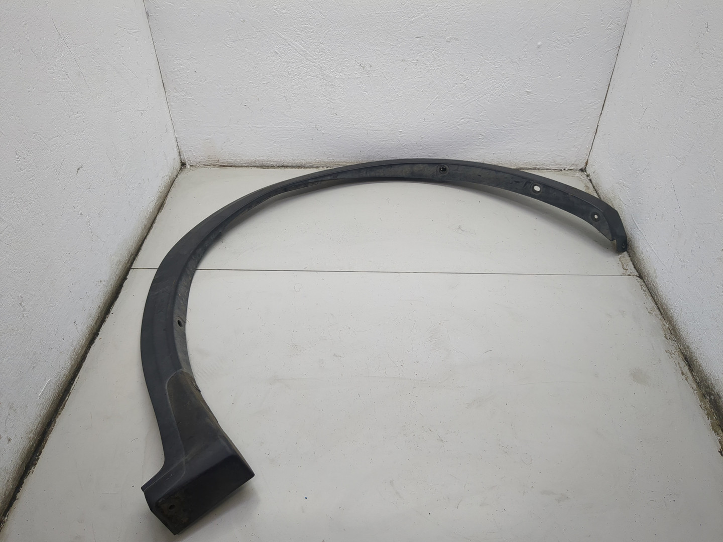 Накладка переднего крыла правого