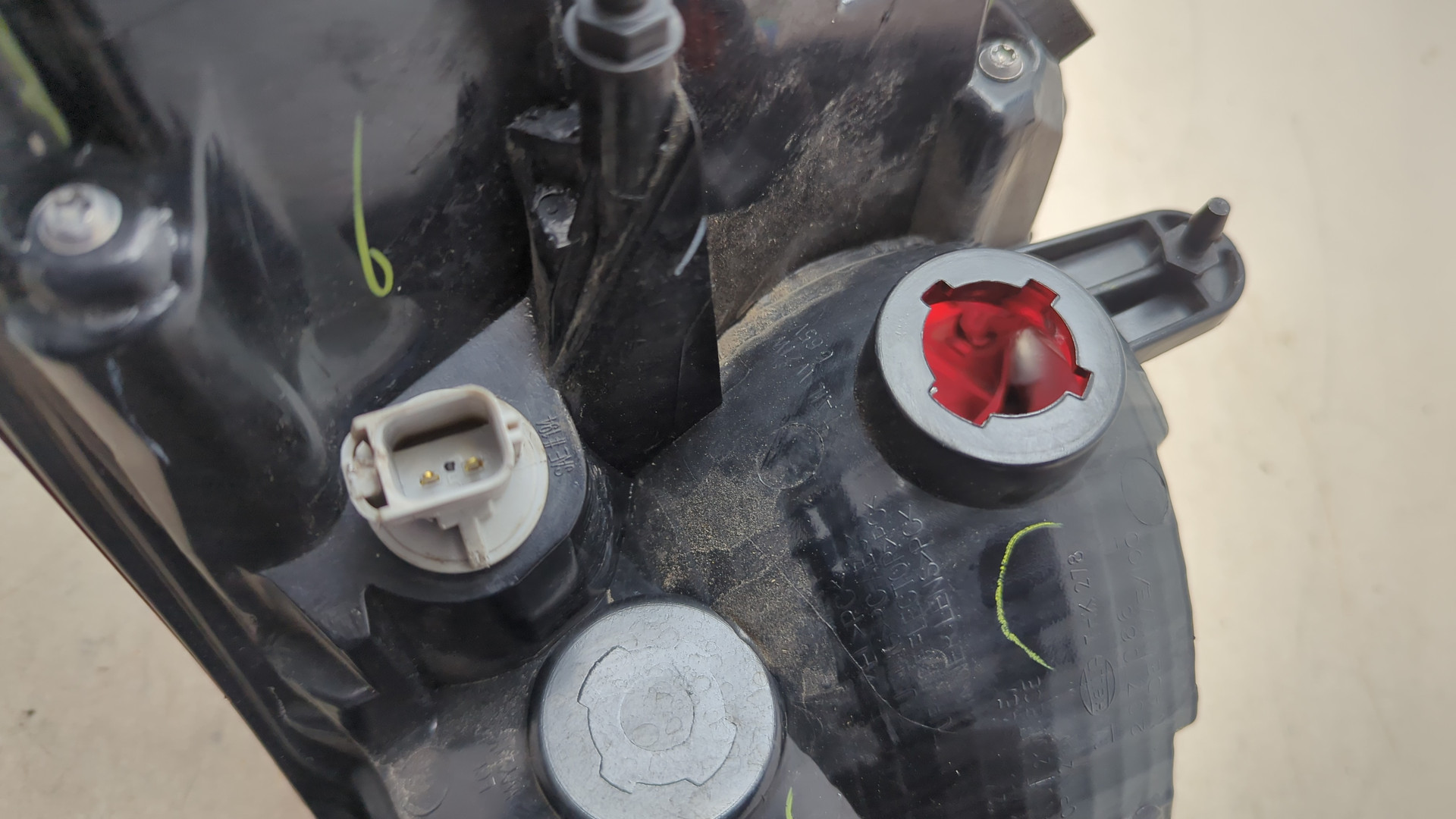 Фонарь задний левый