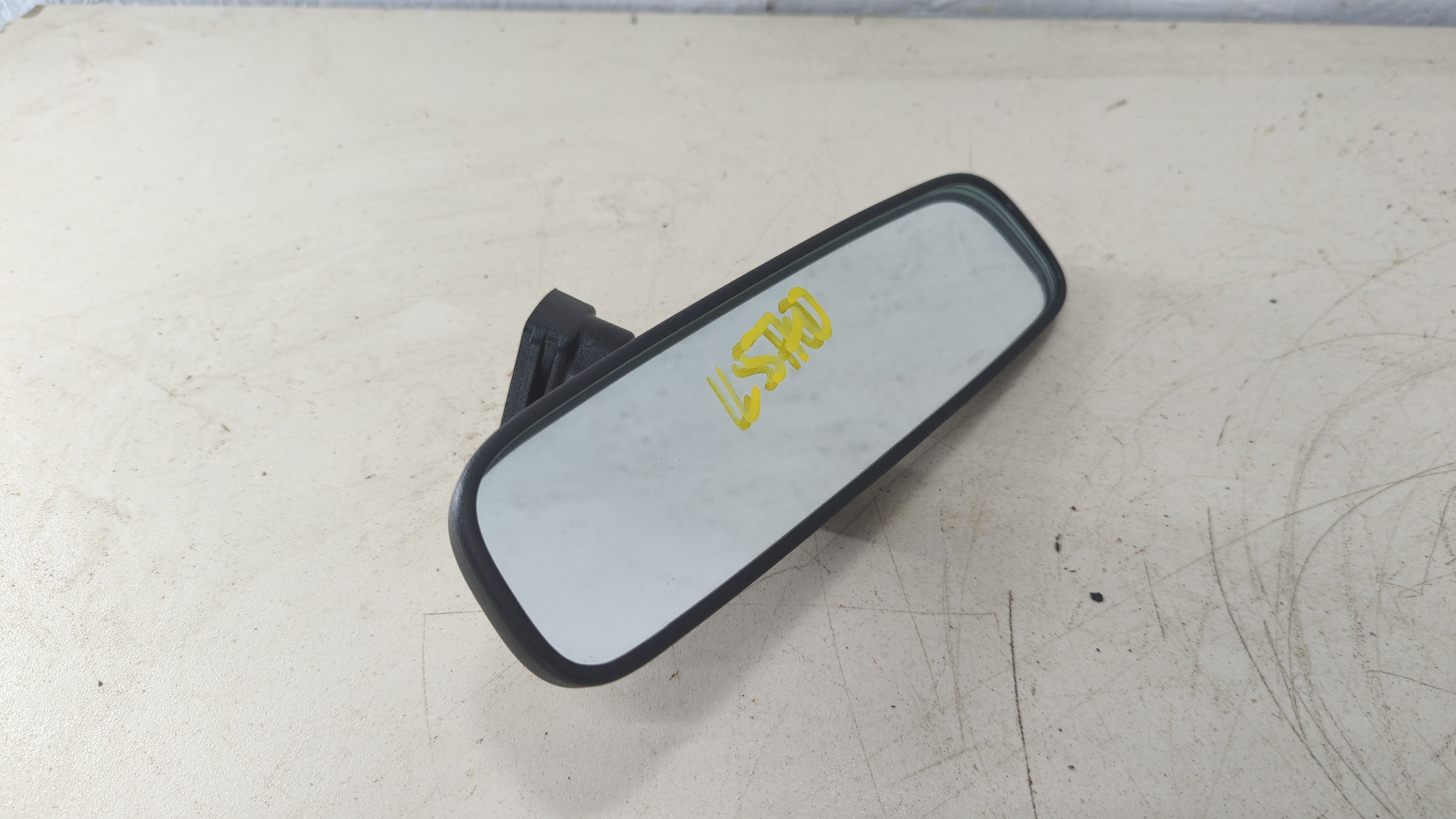 Зеркало заднего вида