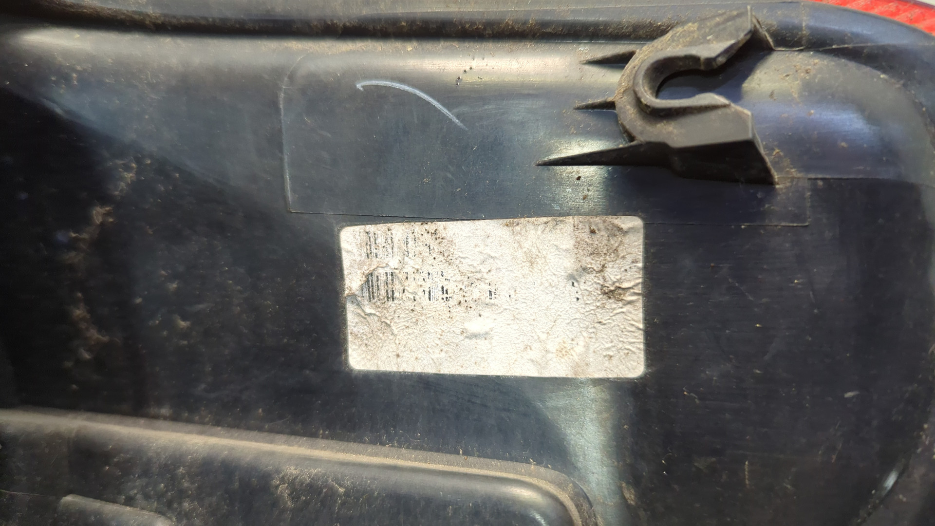 Фонарь задний левый