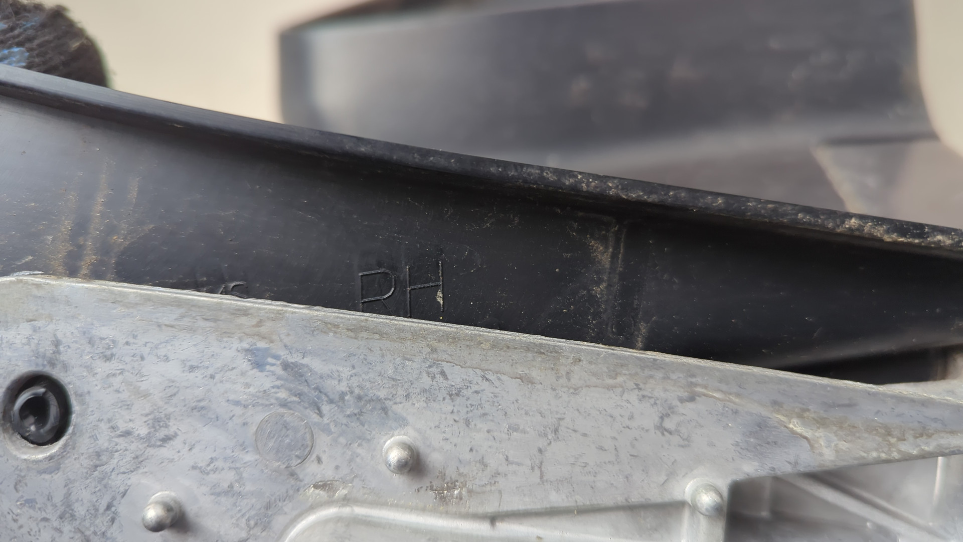 Зеркало правое электрическое