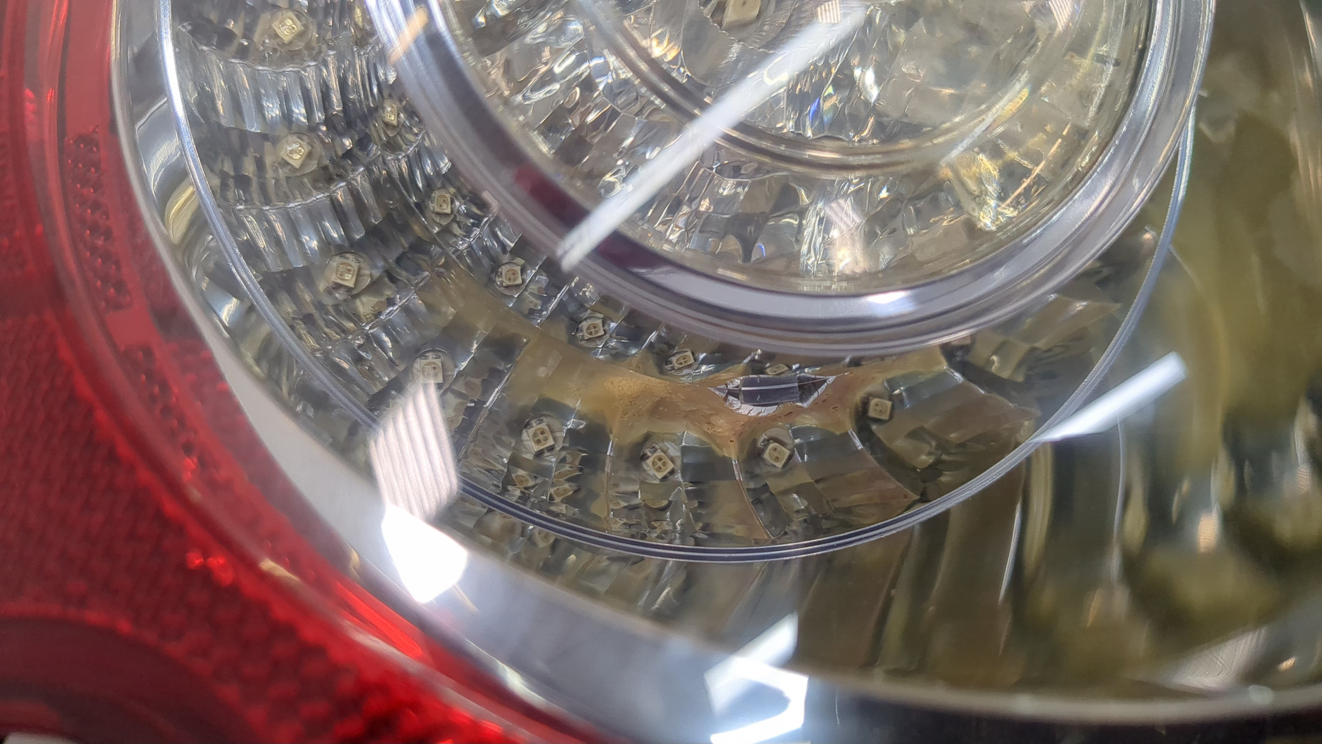 Фонарь задний левый