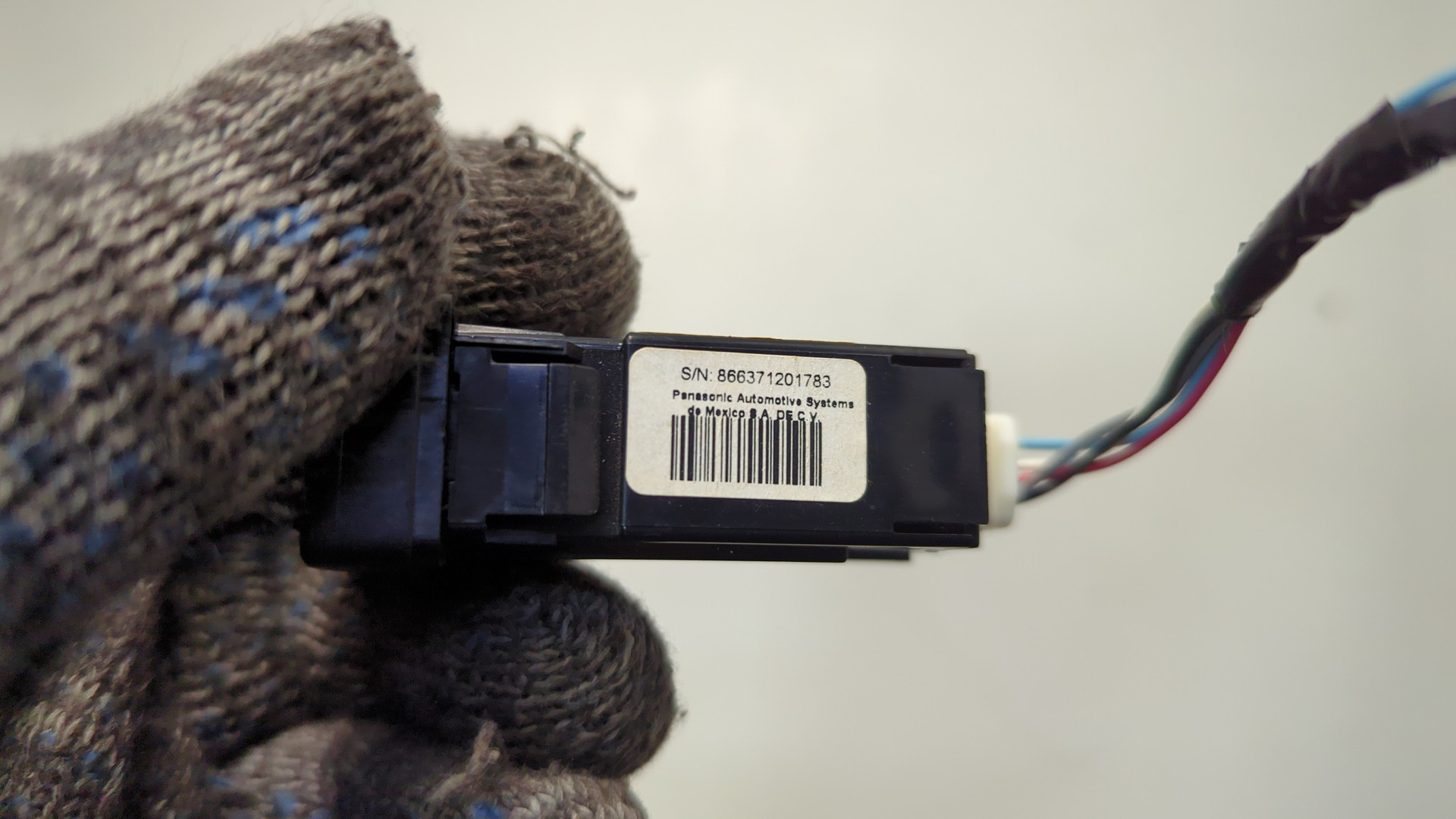 Гнездо AUX / USB IN