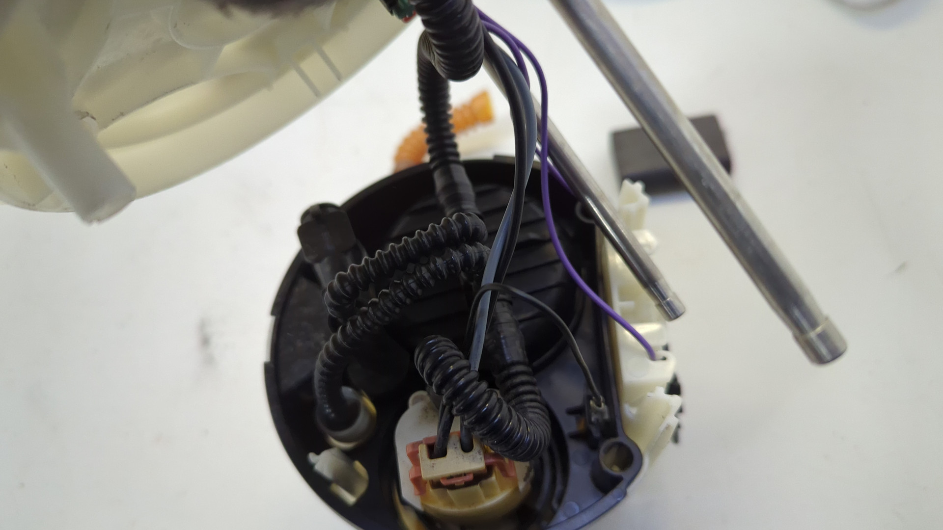 Насос топливный электрический