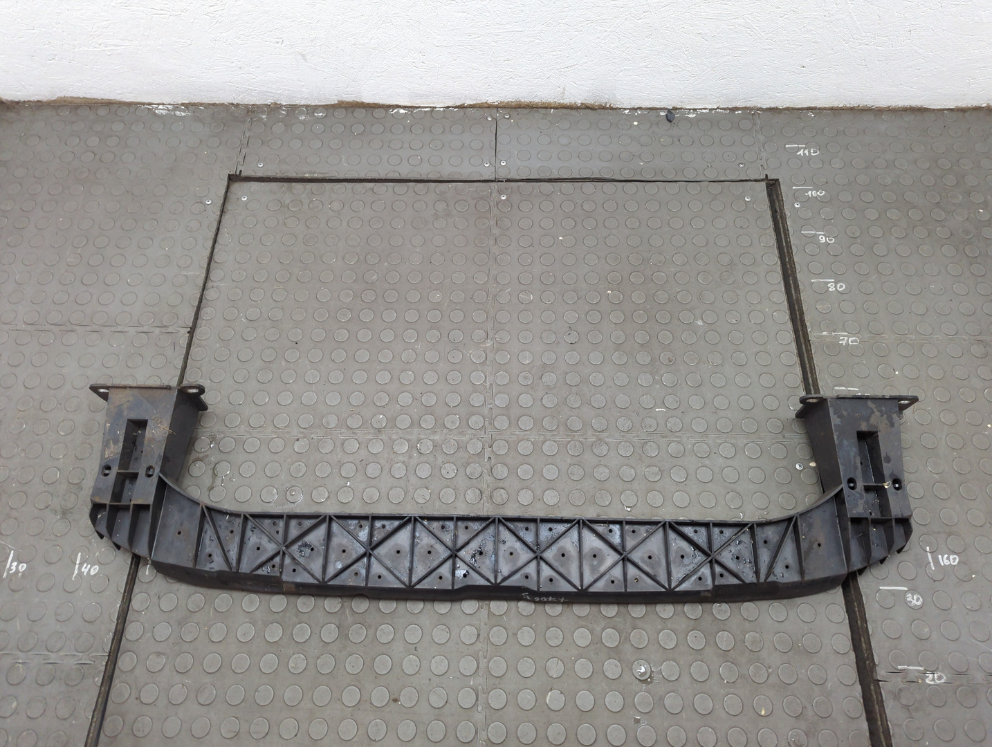 Усилитель переднего бампера