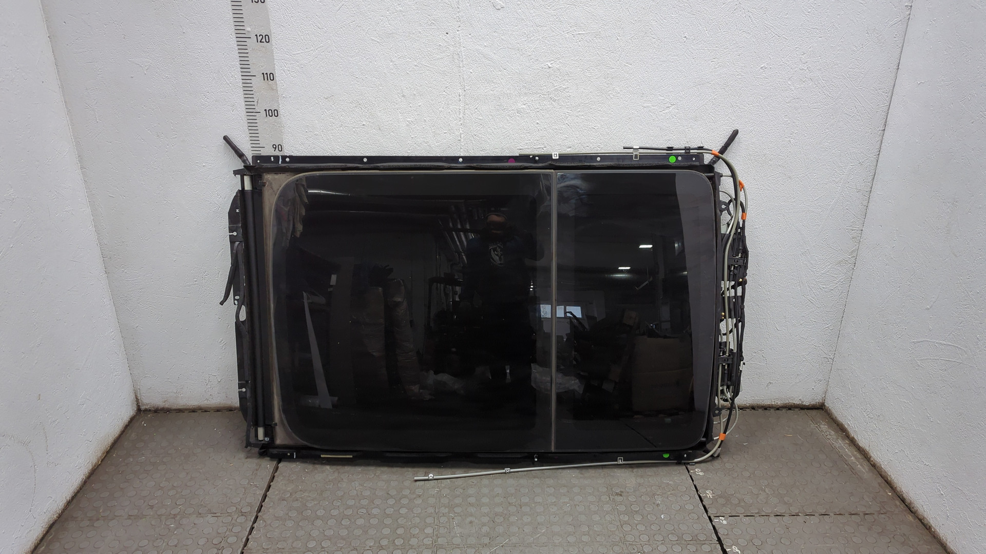 Люк в сборе электрический