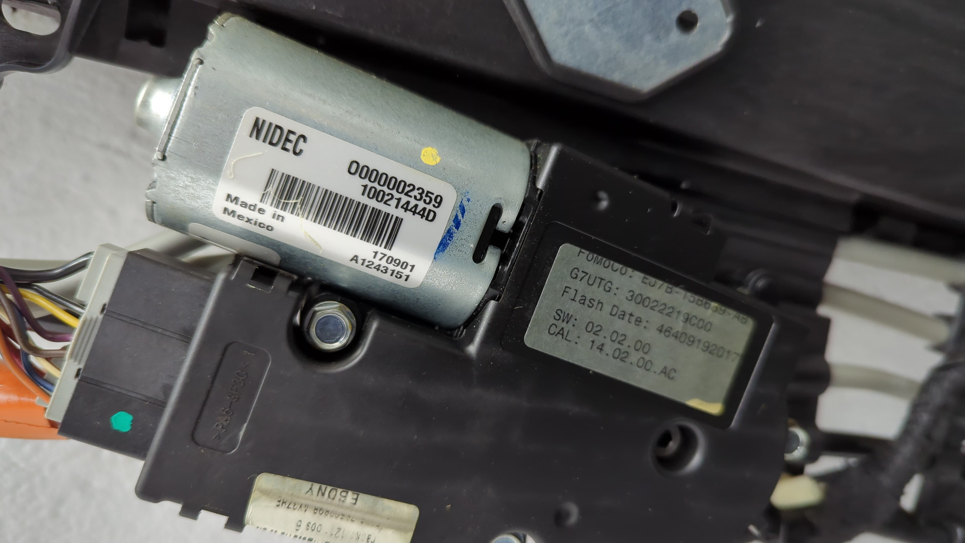 Люк в сборе электрический