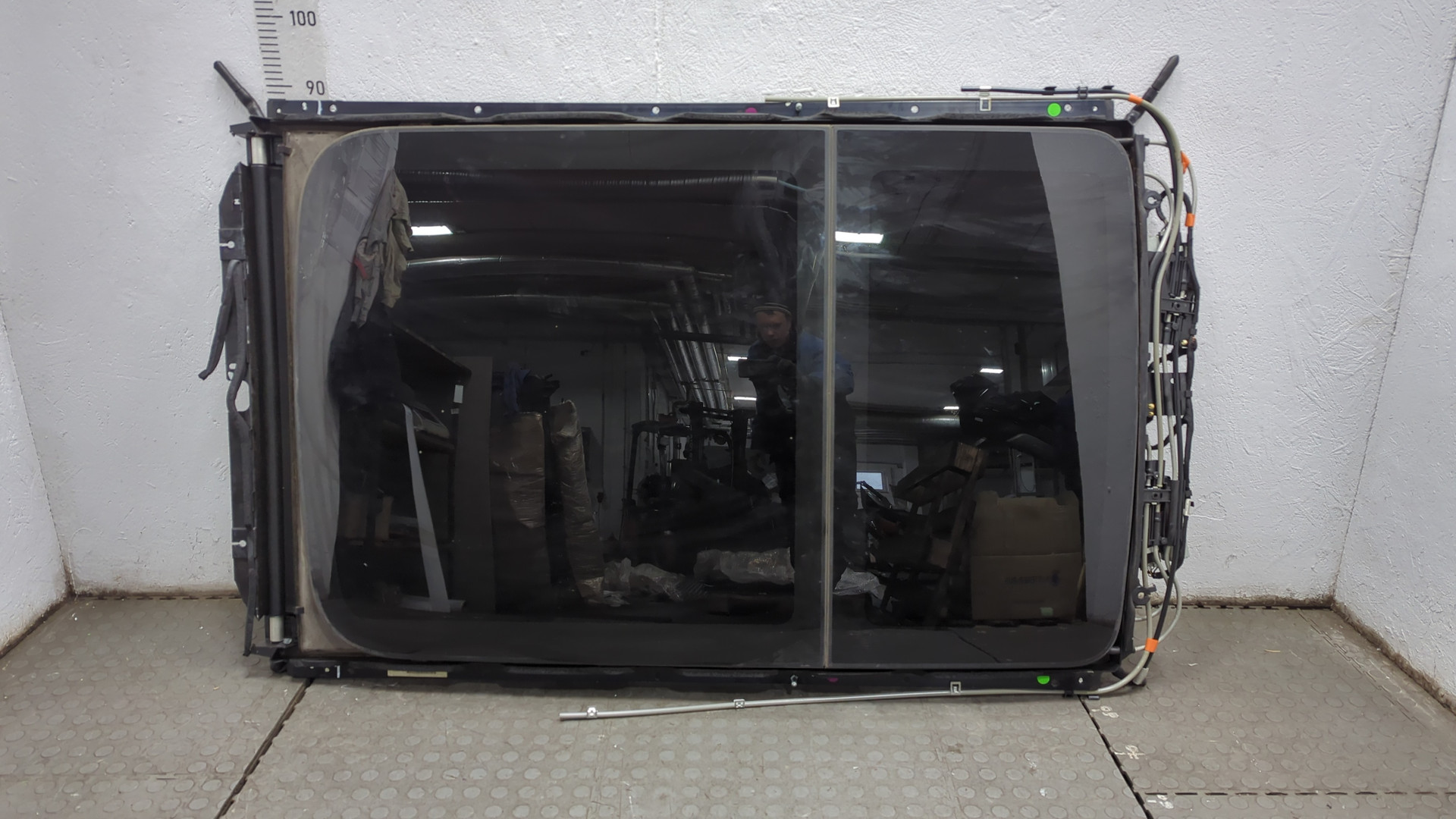 Люк в сборе электрический