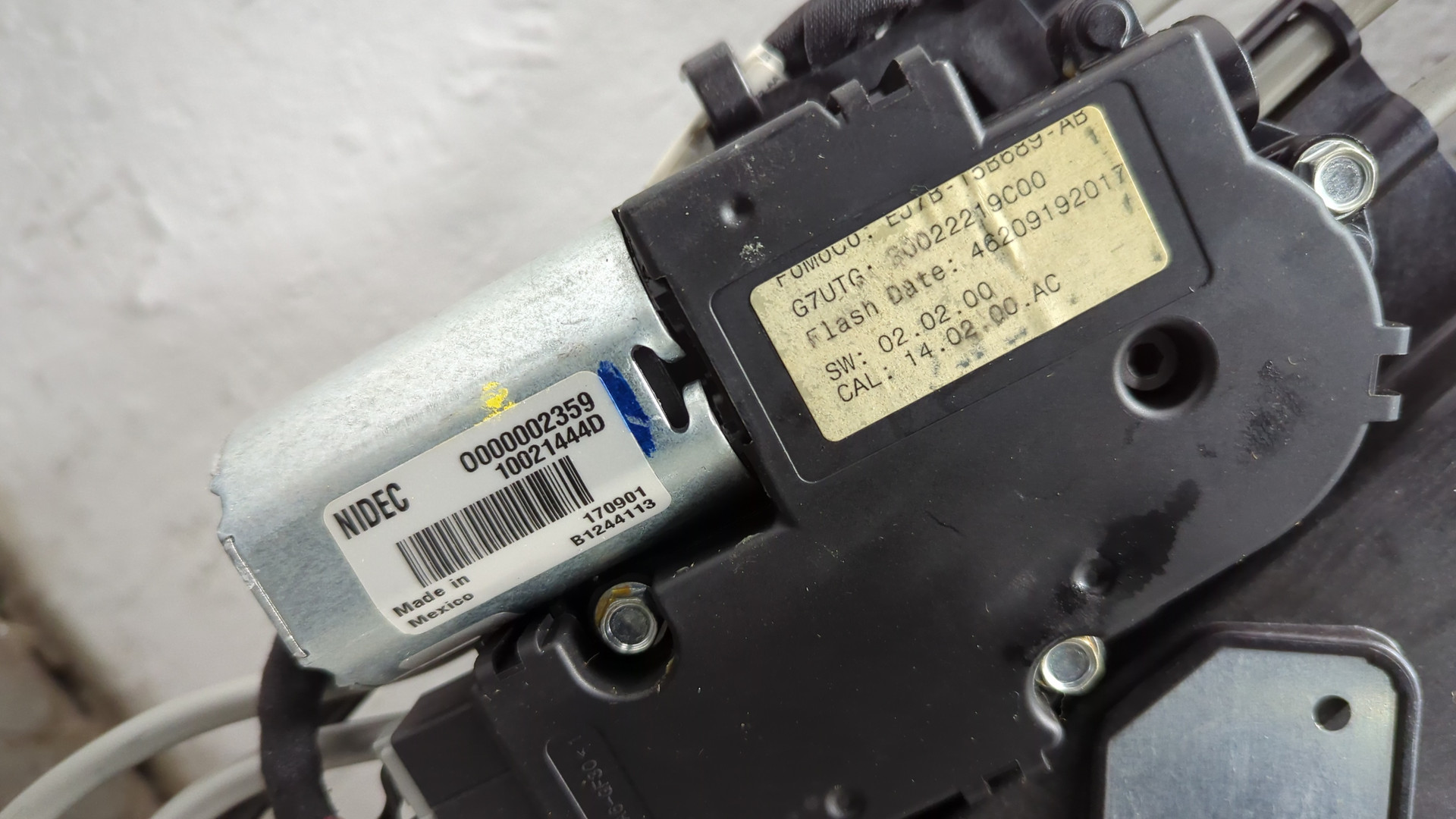 Люк в сборе электрический