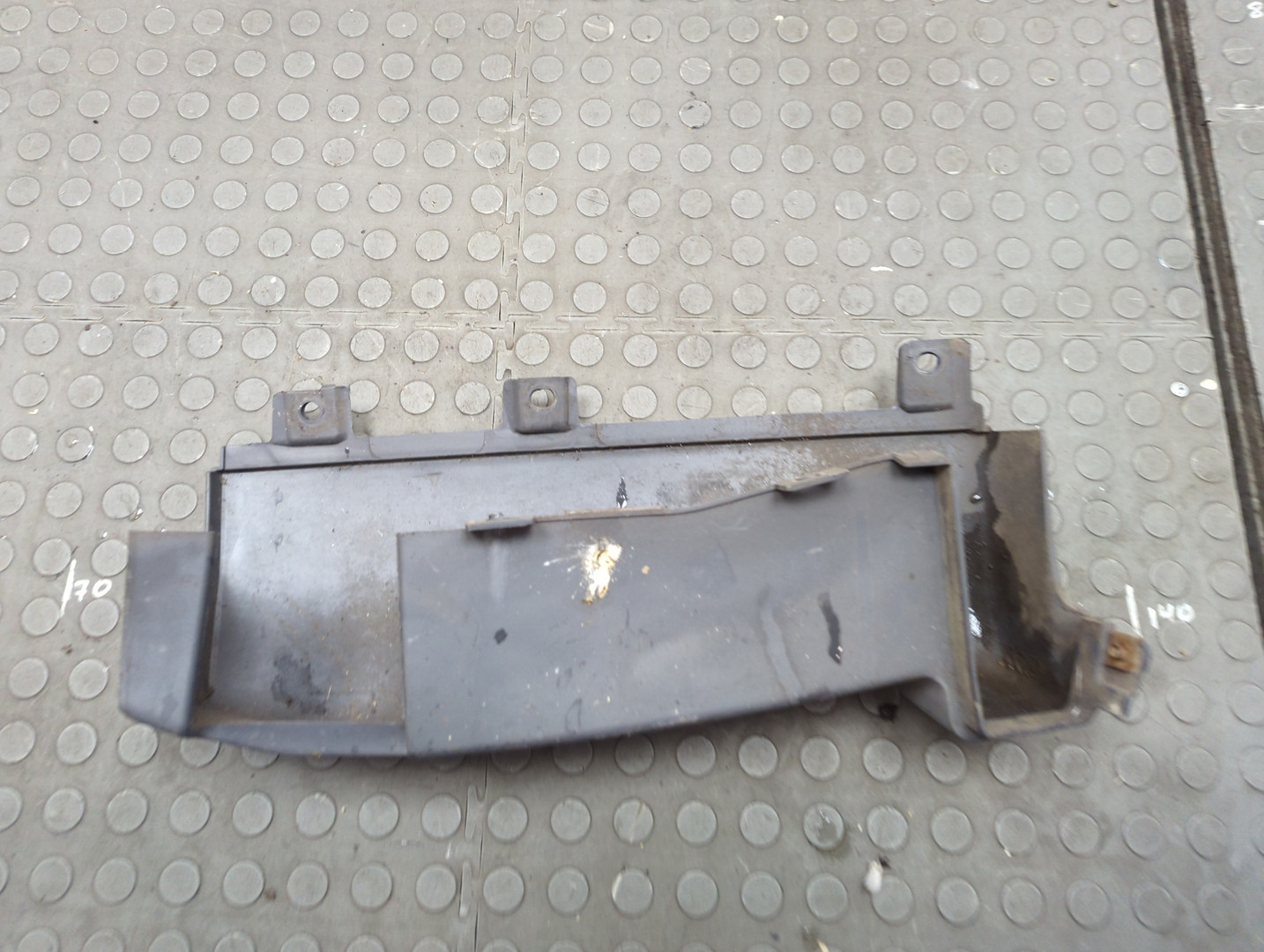 Накладка заднего бампера левая