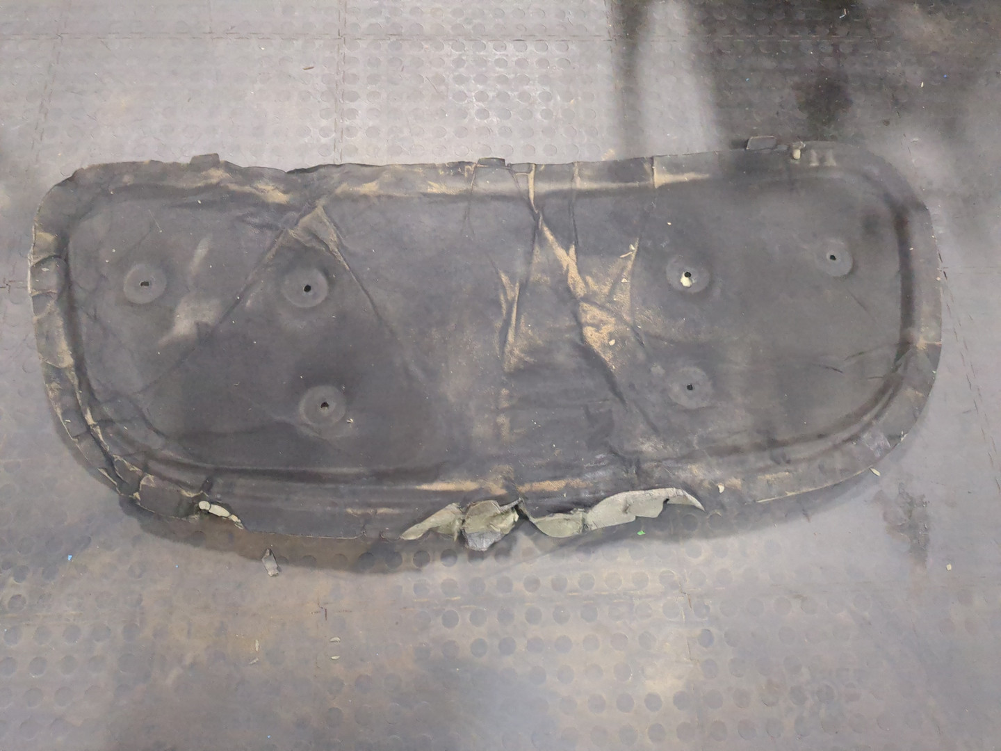 Шумоизоляция капота