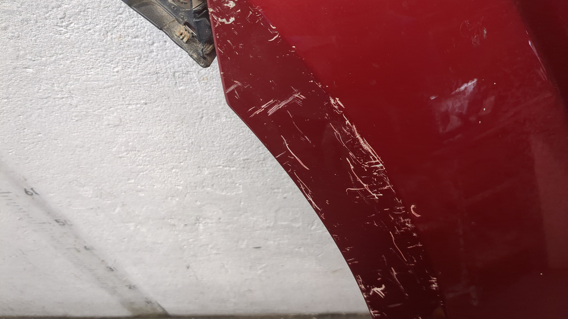 Крыло переднее левое