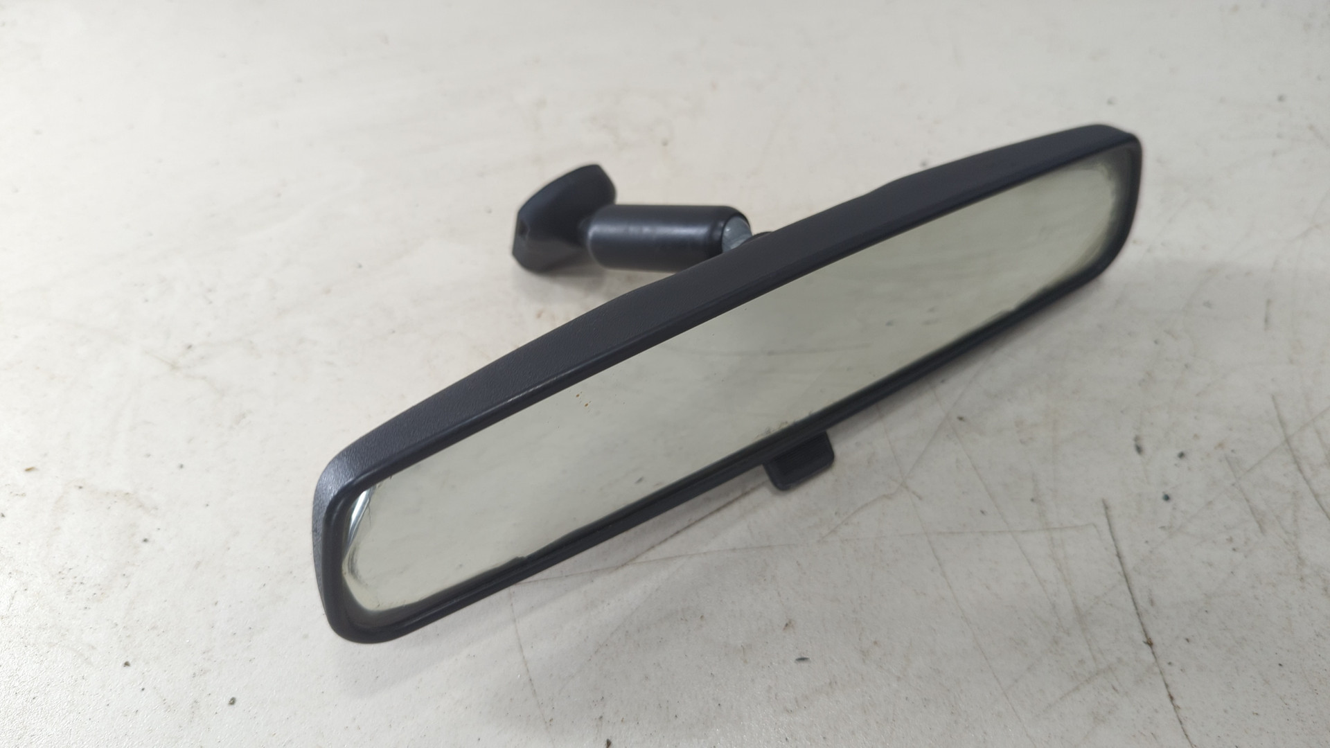 Зеркало заднего вида