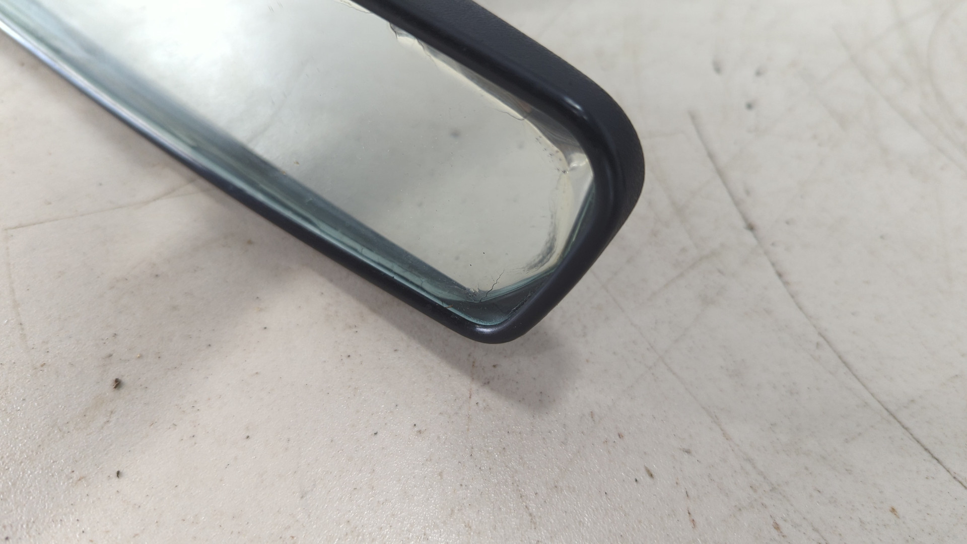 Зеркало заднего вида