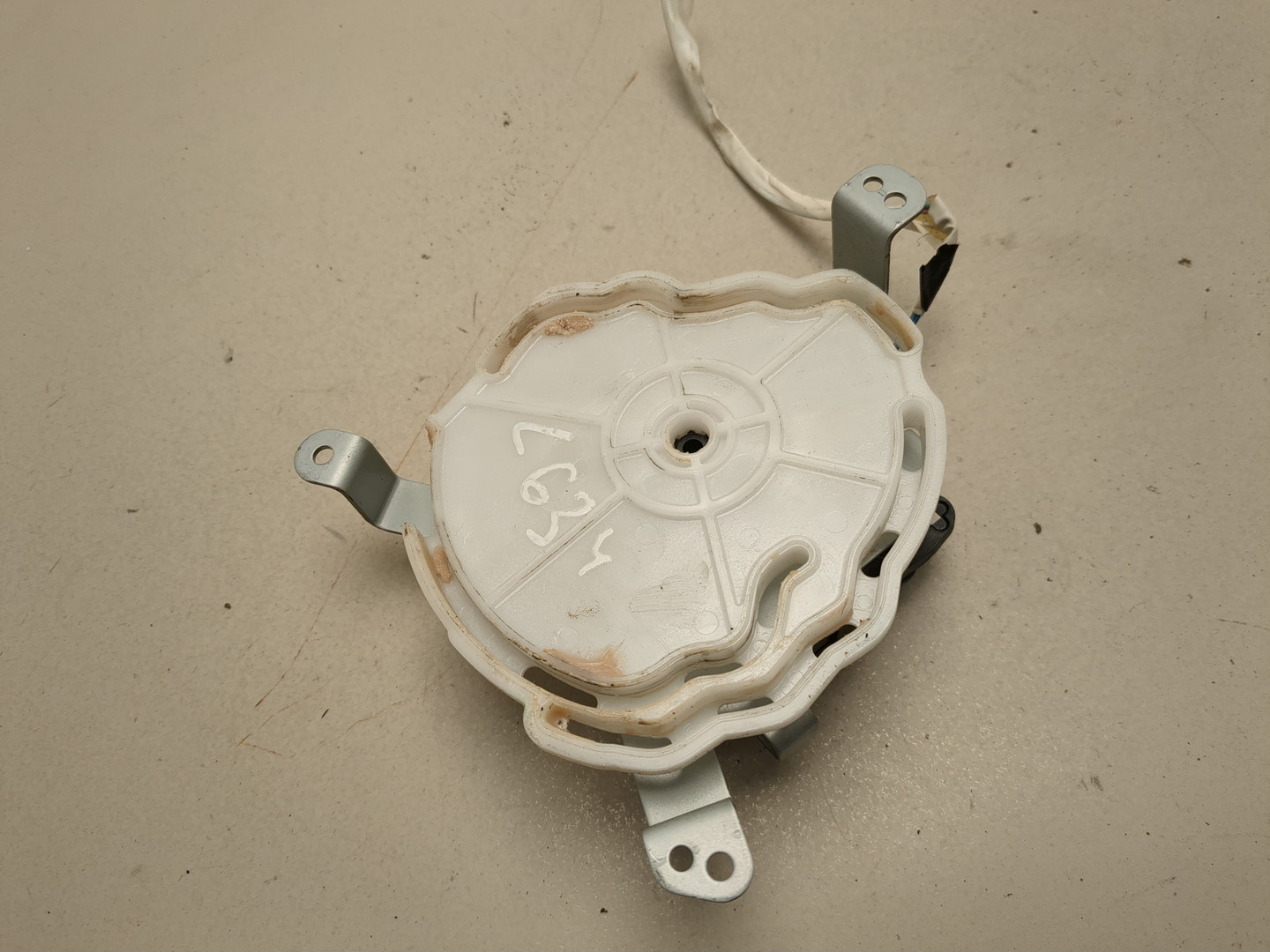 Моторчик заслонки печки