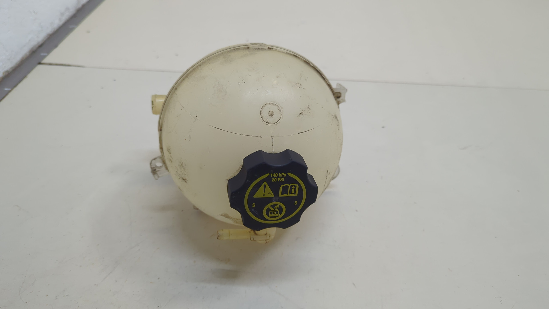 Бачок расширительный