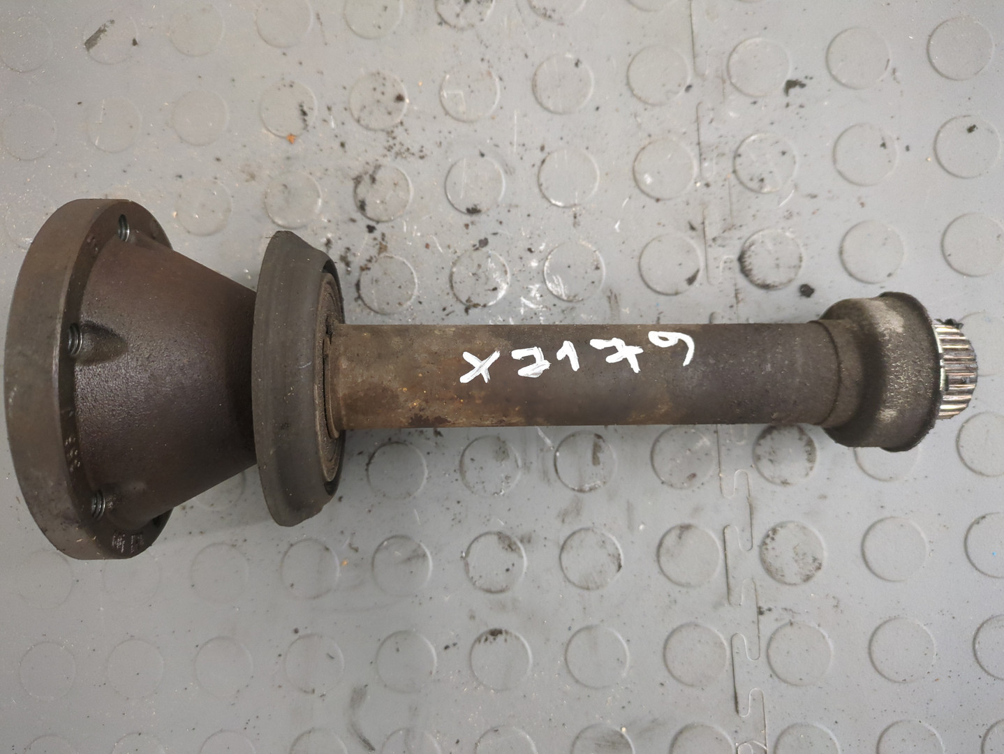 Полуось передняя правая