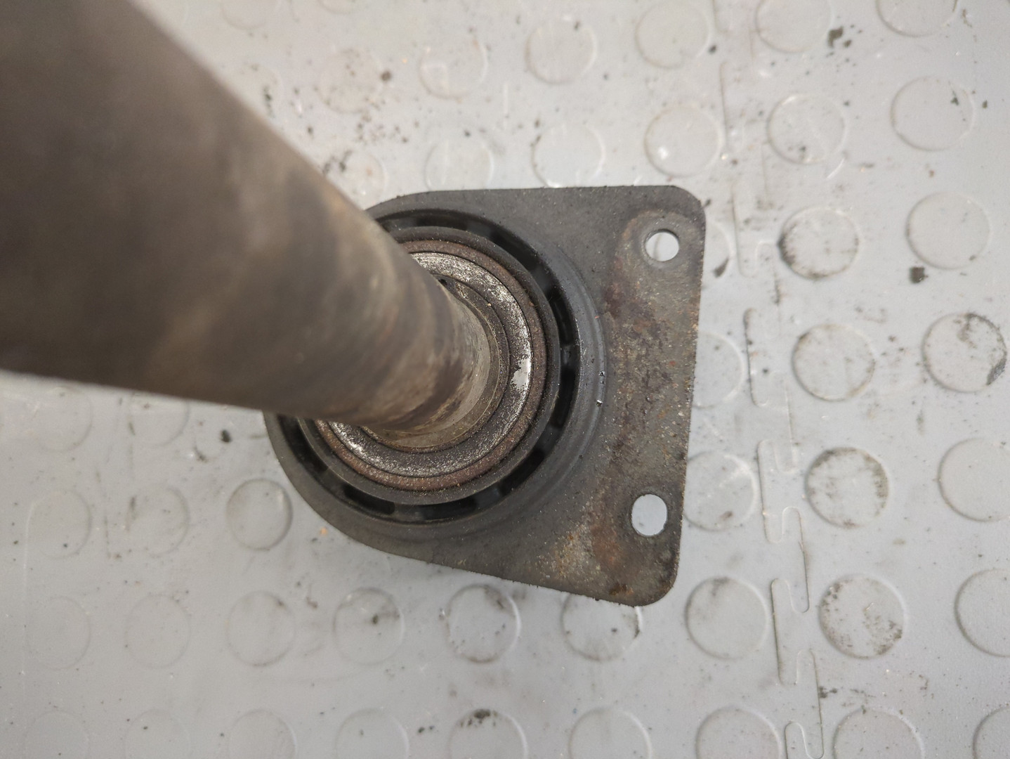 Полуось передняя правая