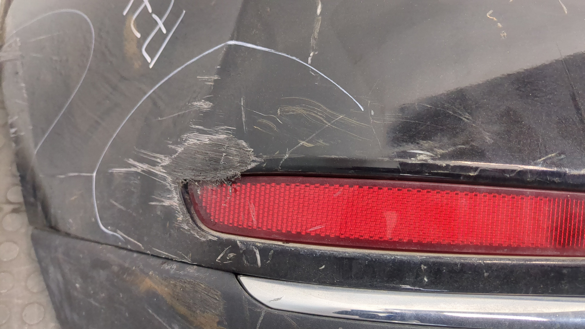 Бампер задний