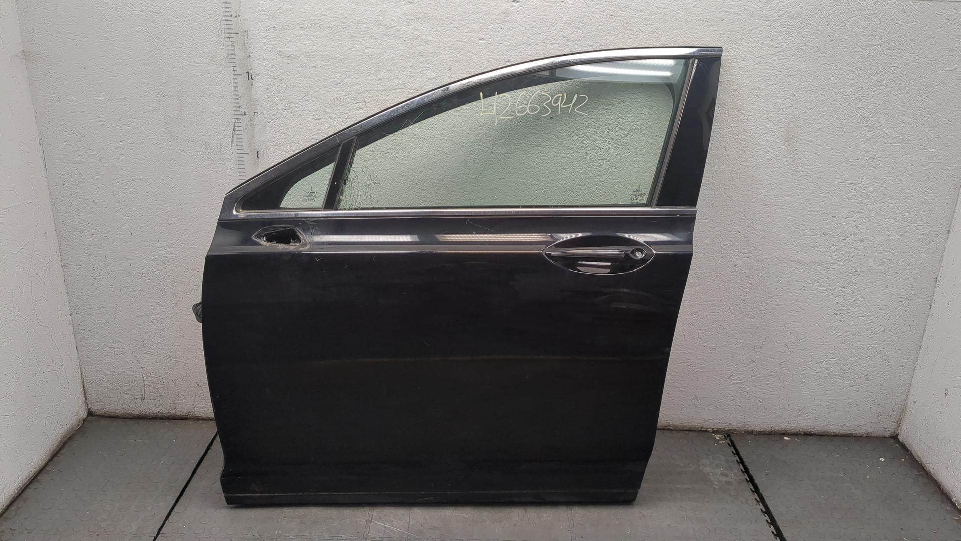 Дверь передняя левая