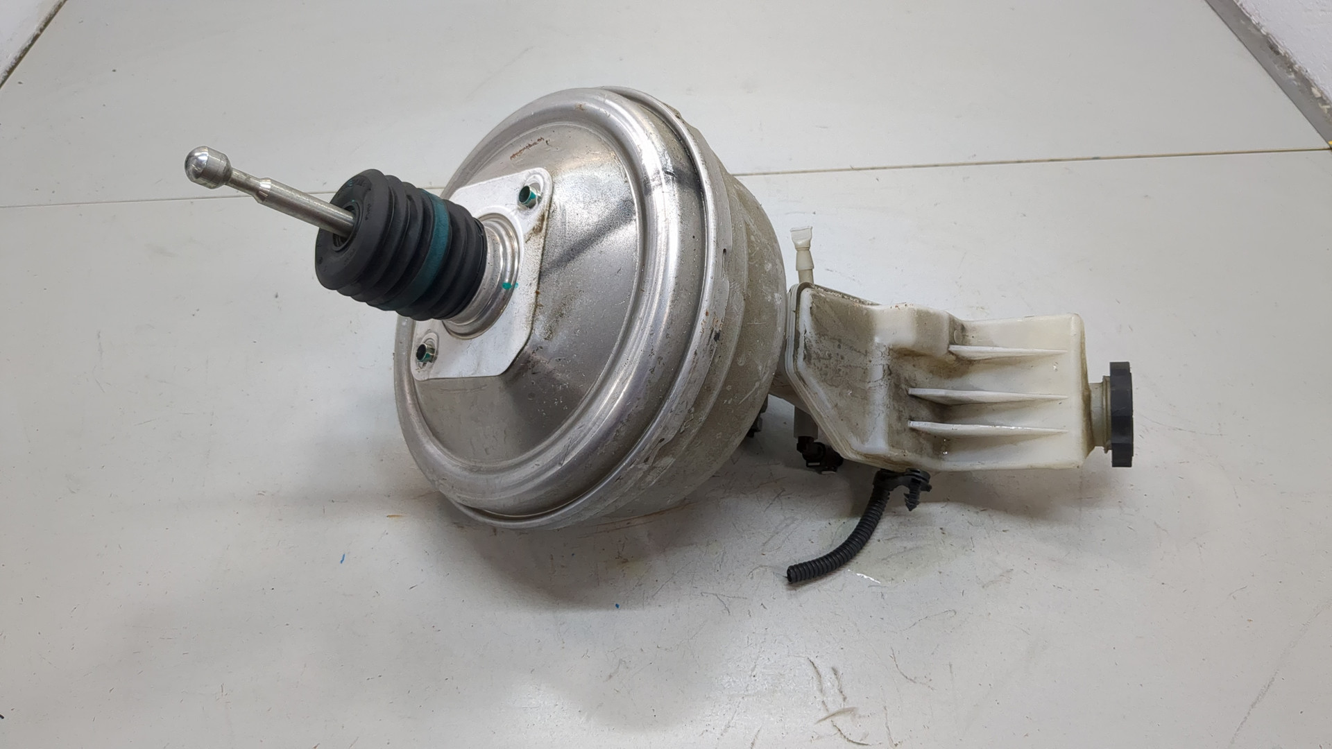 Цилиндр тормозной главный