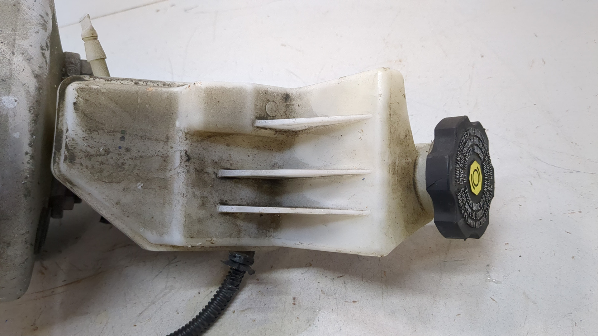 Цилиндр тормозной главный