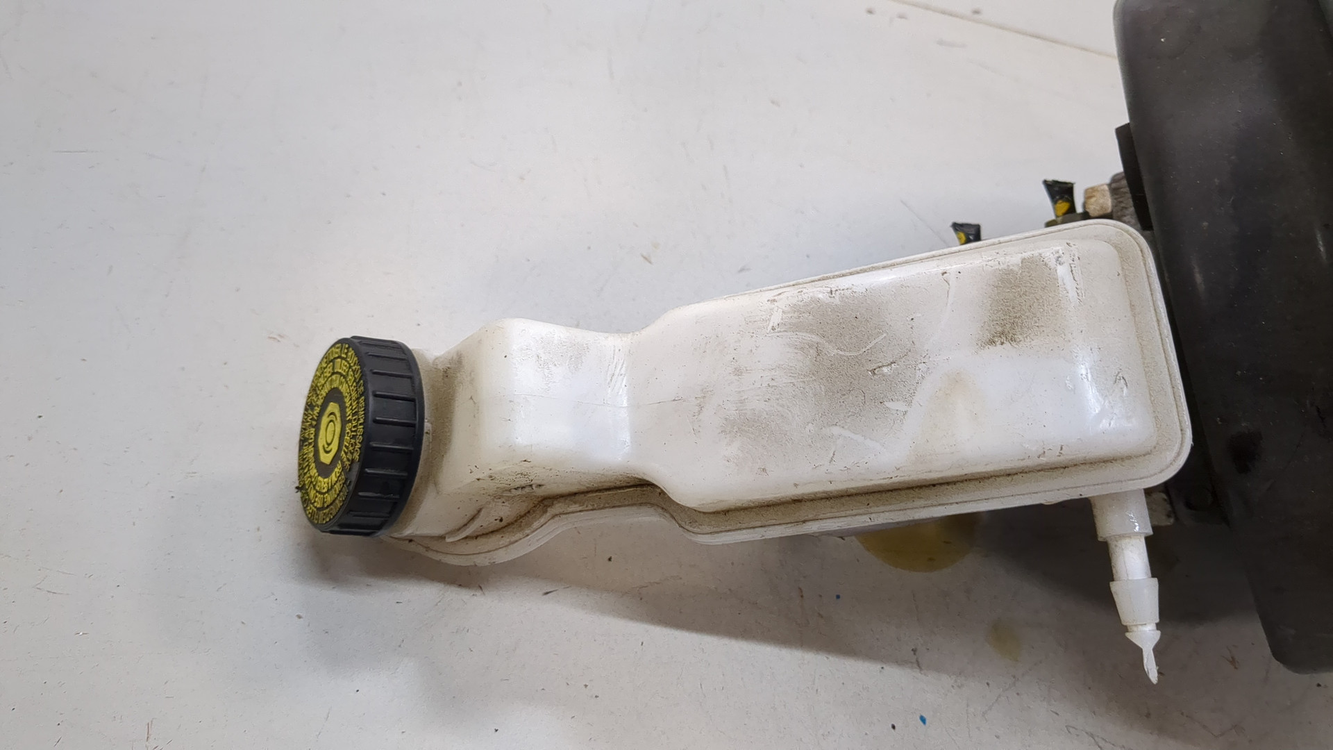 Цилиндр тормозной главный