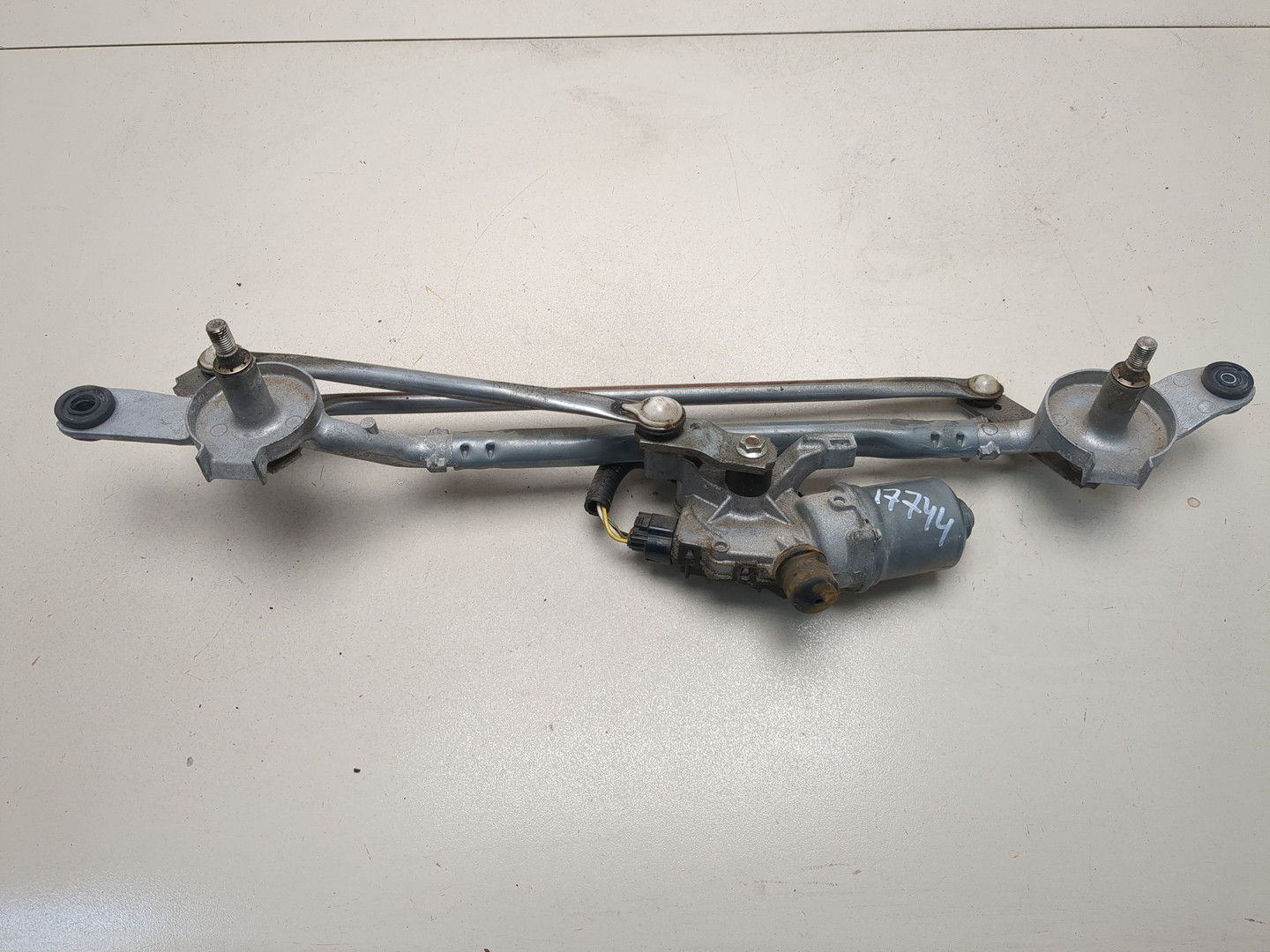 Трапеция стеклоочистителей