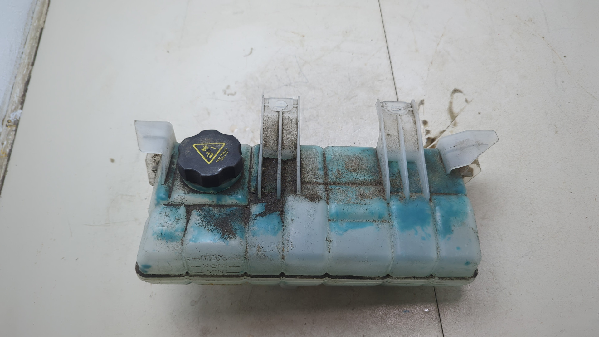 Бачок расширительный